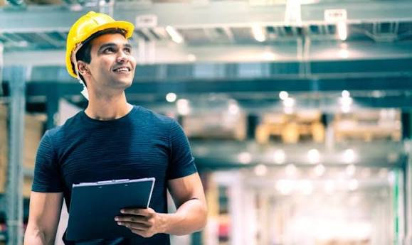 Ingeniería Civil vs. Ingeniería Comercial: diferencias, salarios y campo laboral